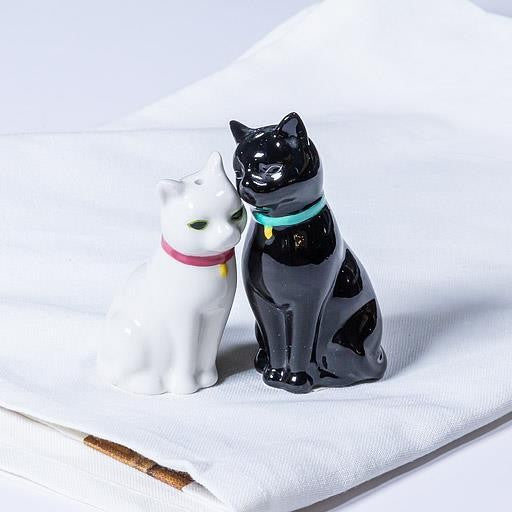 Cuddling Cat Salt & Pepper Shaker – Home Décor gift Montreal Villeray Urban Palate