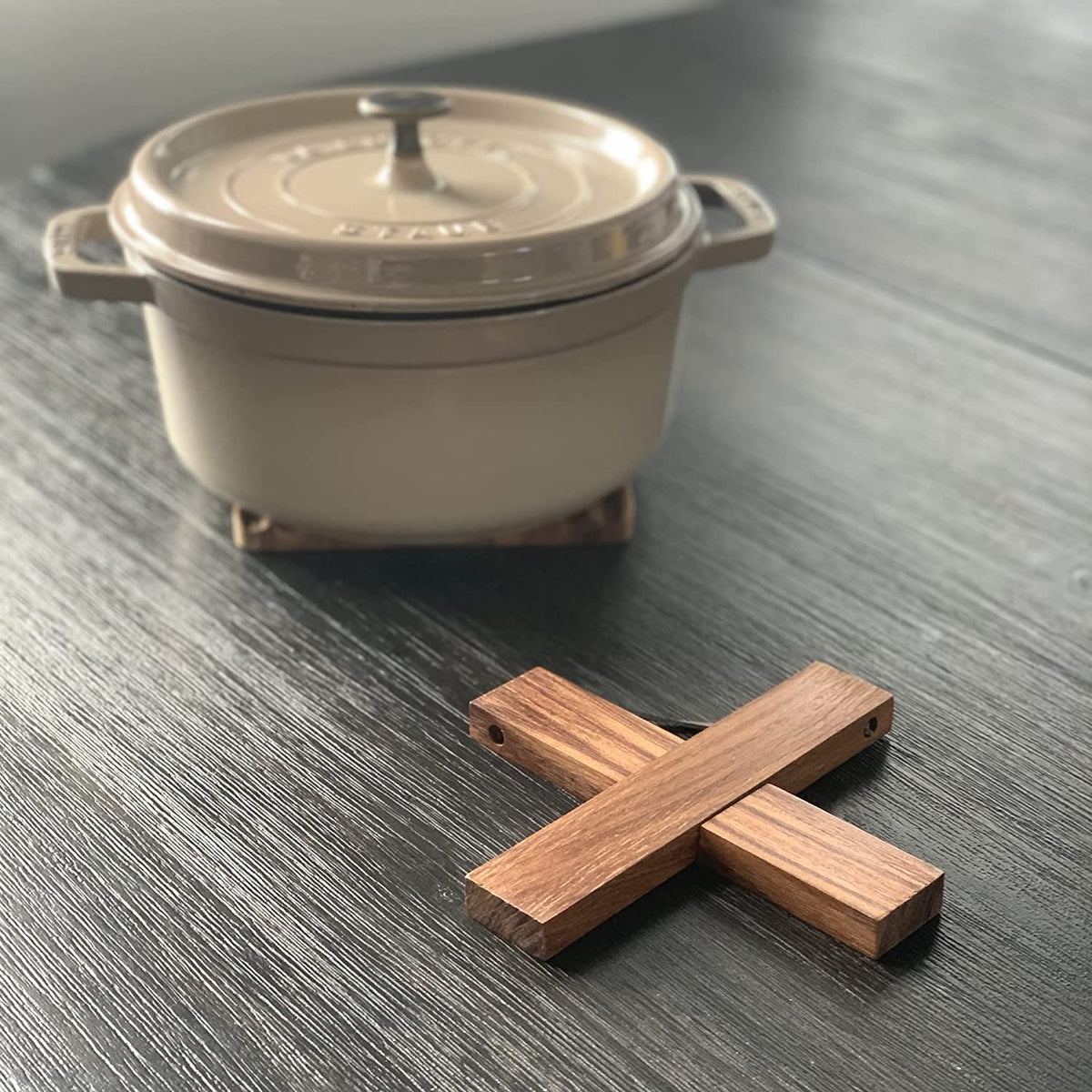 Ironwood Sedona Acacia Wood Trivet – Serveware gift Montreal Villeray Urban Palate