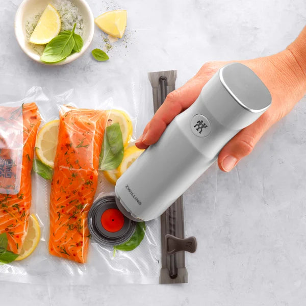 ZWILLING FRESH & SAVE Vacuum Pump with Charging Cap – Gifts & Kitchen Accessories gift Montreal Villeray Urban Palate