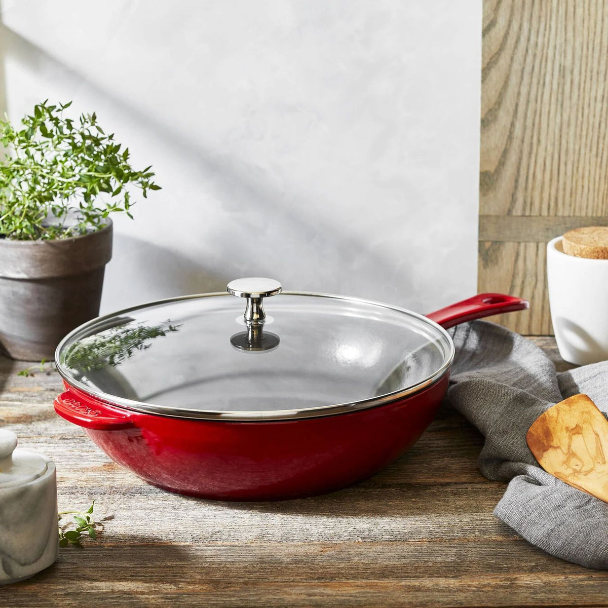 Cherry Red Cast Iron Daily Pan with Glass Lid - 26cm – Drinkware gift Montreal Villeray Urban Palate