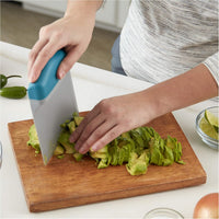 Versa-Tools Scoop and Chop Baker's Blade – Gifts & Kitchen Accessories gift Montreal Villeray Urban Palate