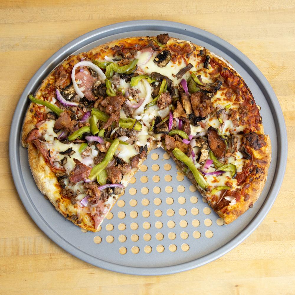 BakeMaster NonStick 14"/35.5cm Perforated Pizza Pan – Gifts & Kitchen Accessories gift Montreal Villeray Urban Palate