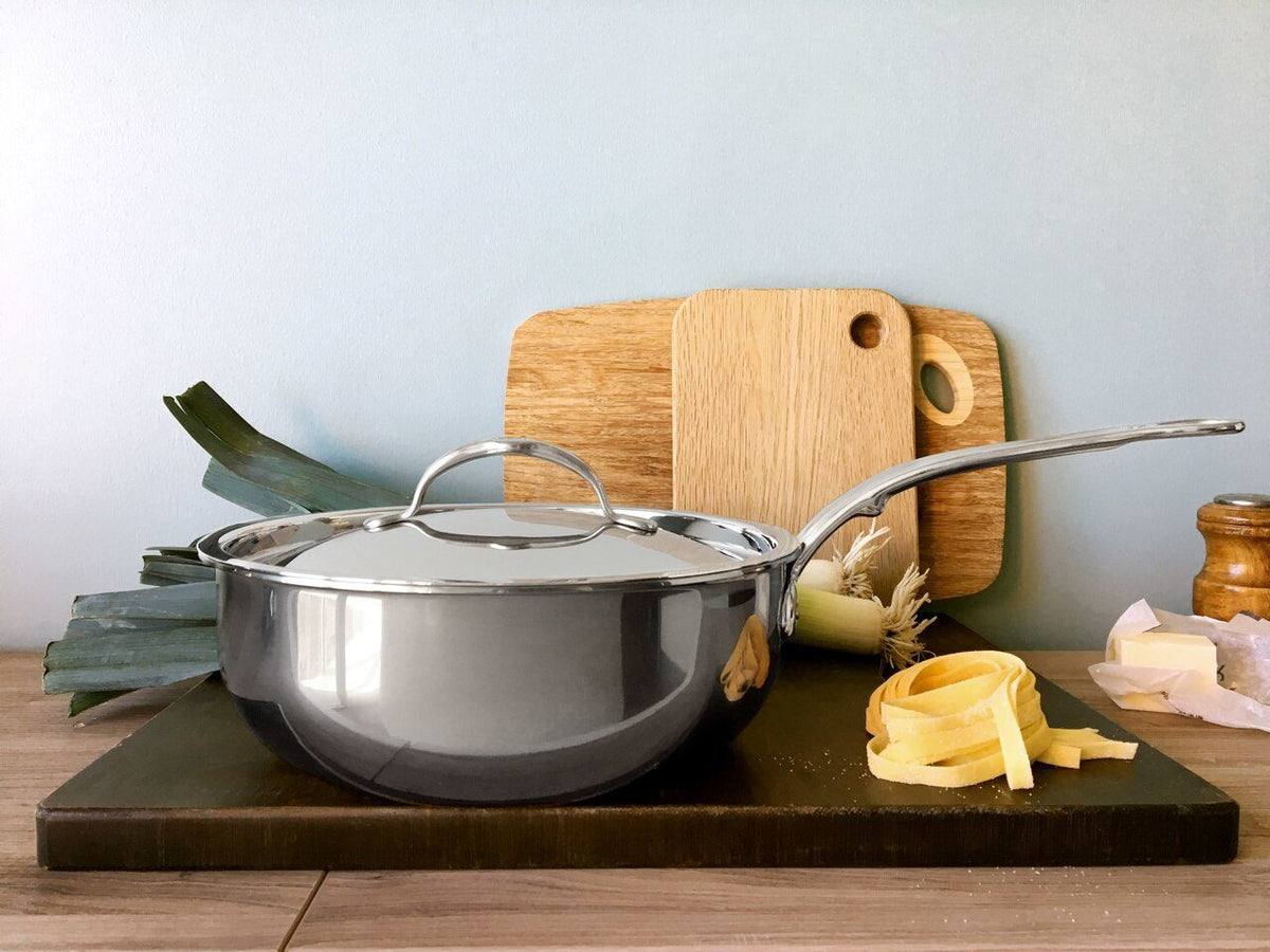 NanoBond Titanium Essential Pans 3.5 Qt – Gifts & Kitchen Accessories gift Montreal Villeray Urban Palate