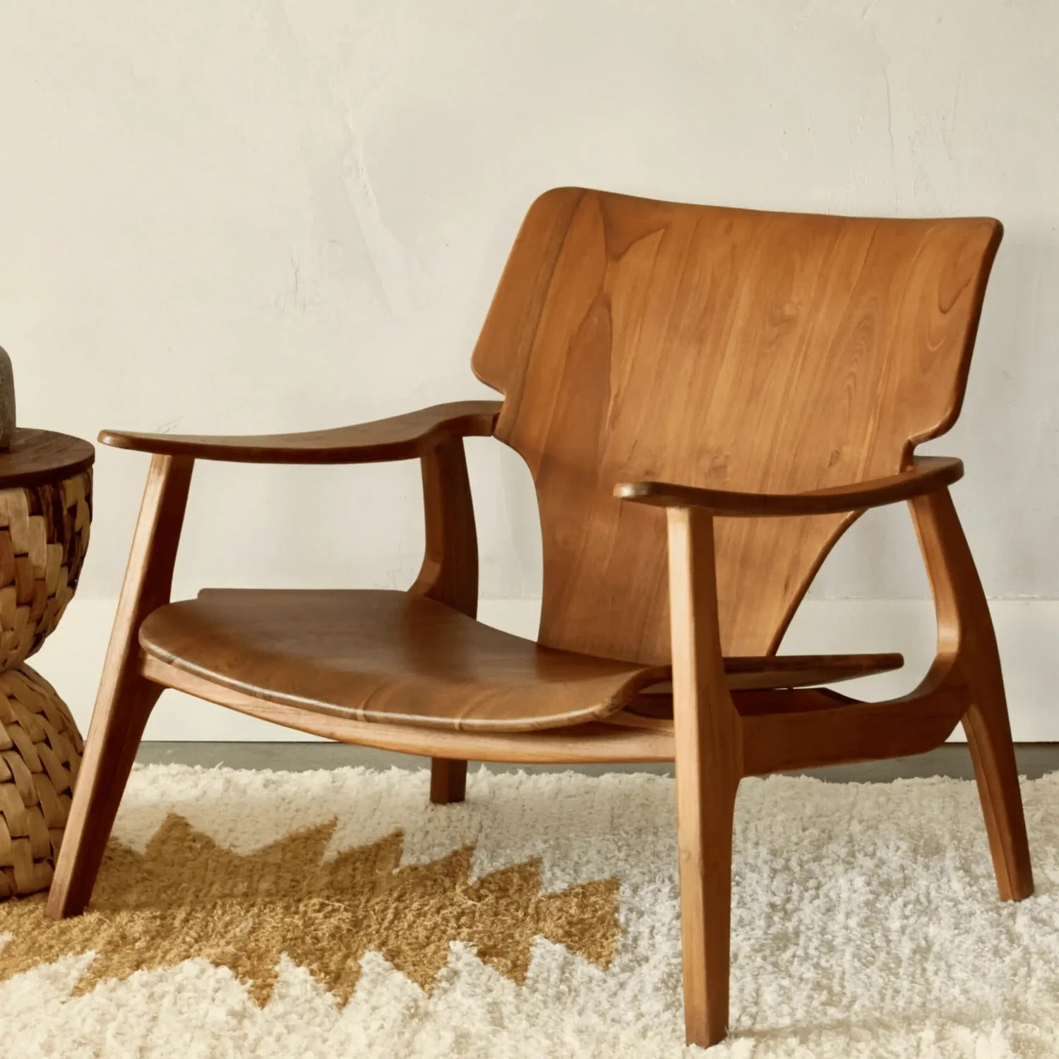 Nordik Lounge Chair in Solid Teak