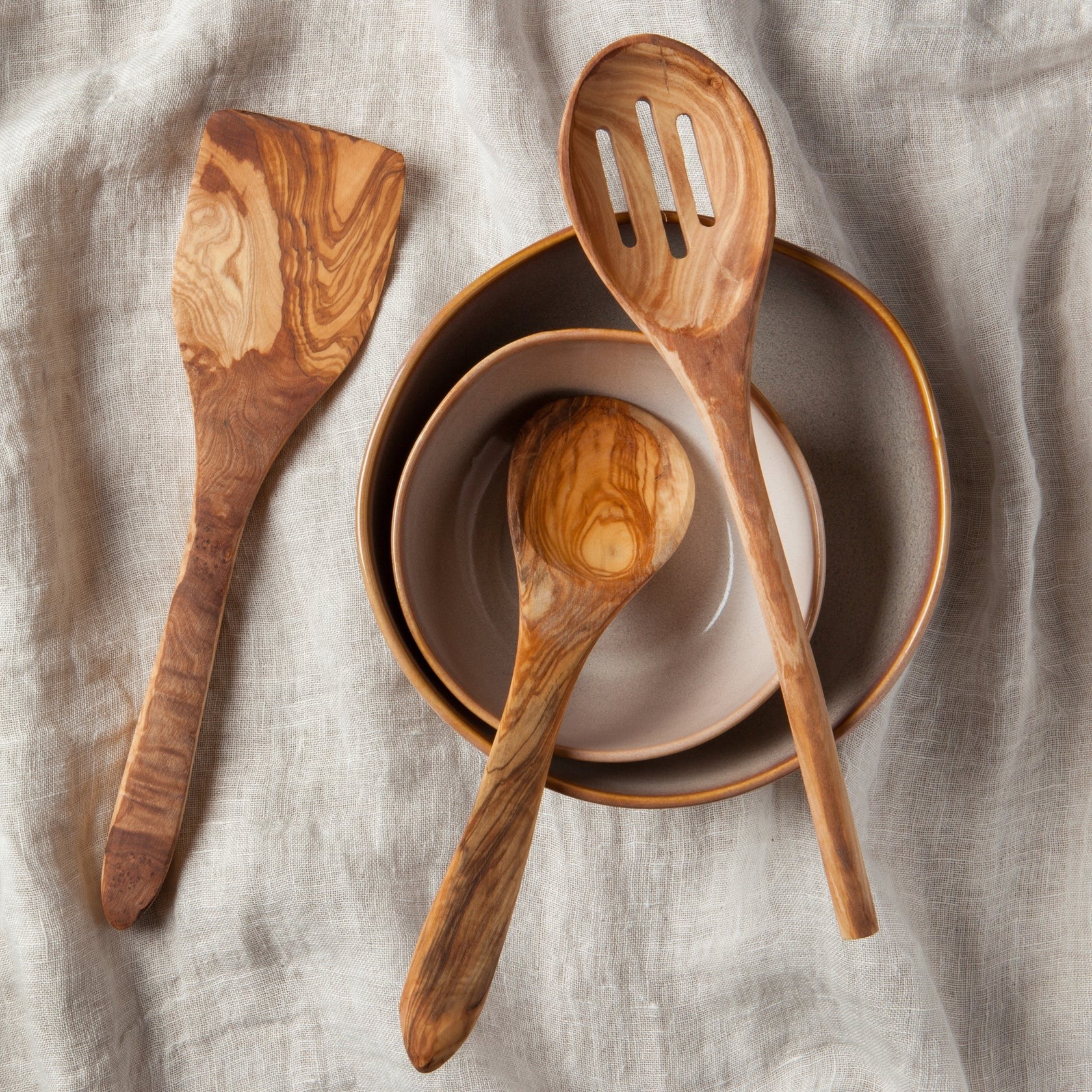 Cuillère à égoutter en bois d'olivier