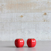Ensemble sel et poivre en forme de tomates