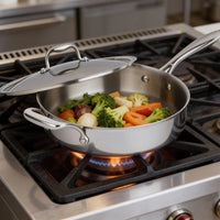 Sauteuse SuperSteel à trois plis en acier inoxydable de 4,2 L avec couvercle