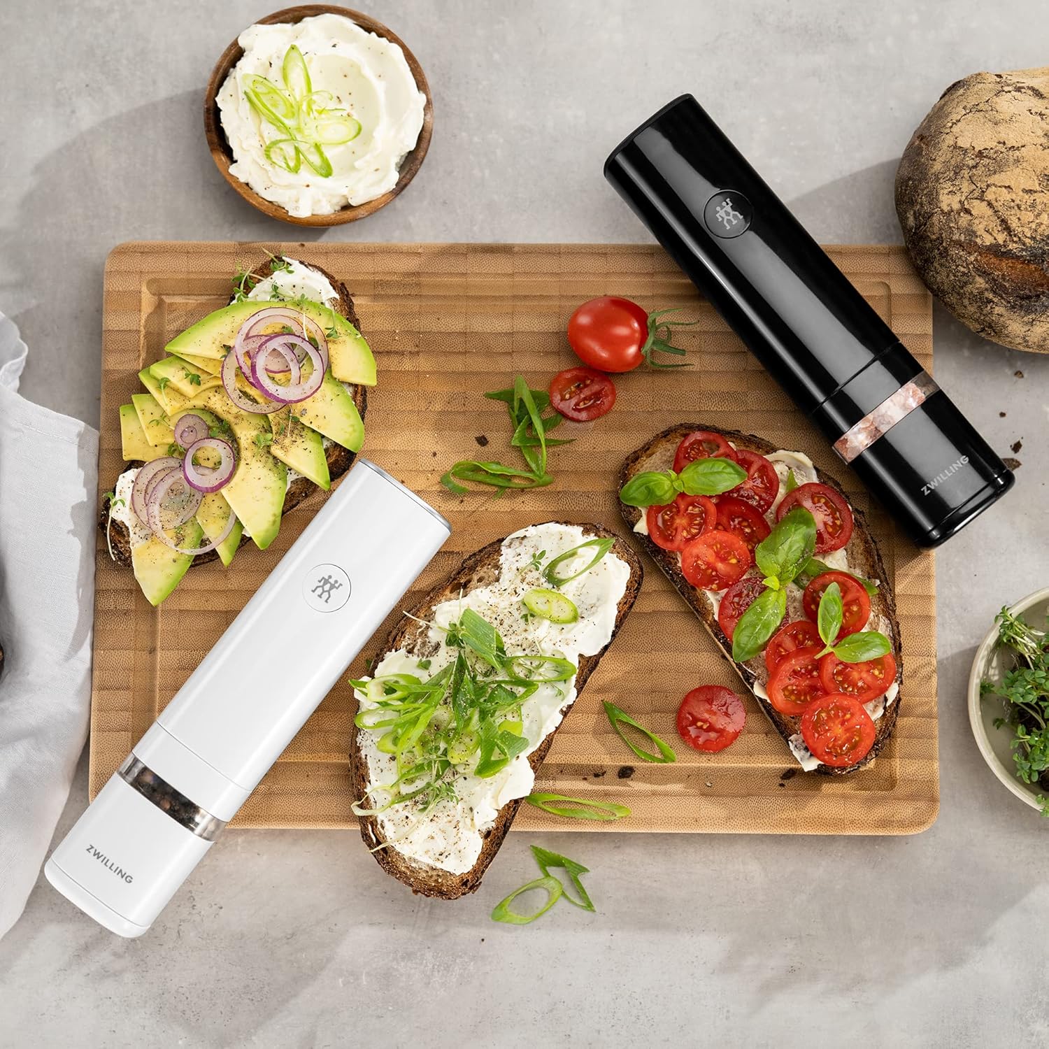Enfinigy Electric Salt and Pepper Mill Set