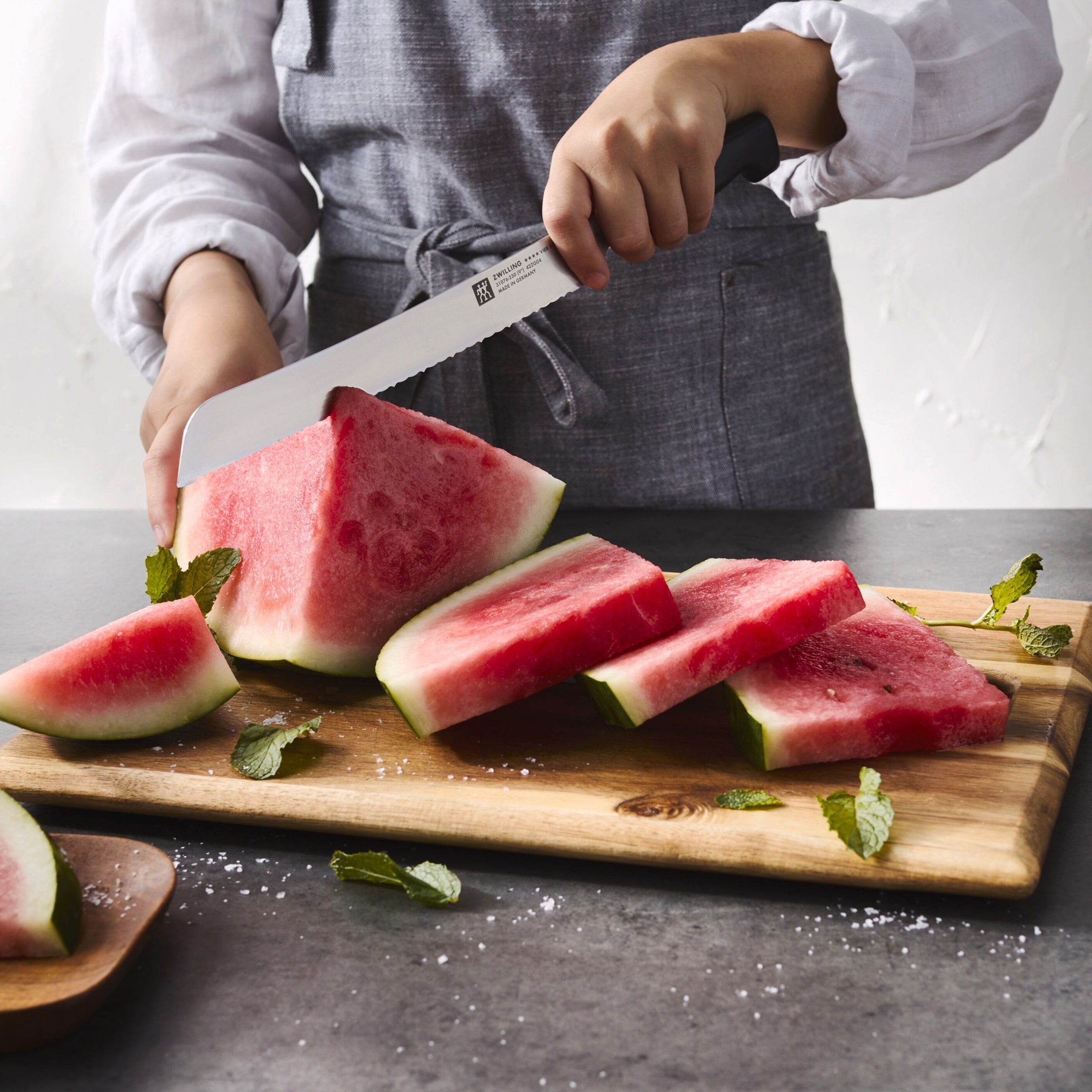 Couteau à pain Four Star 9"